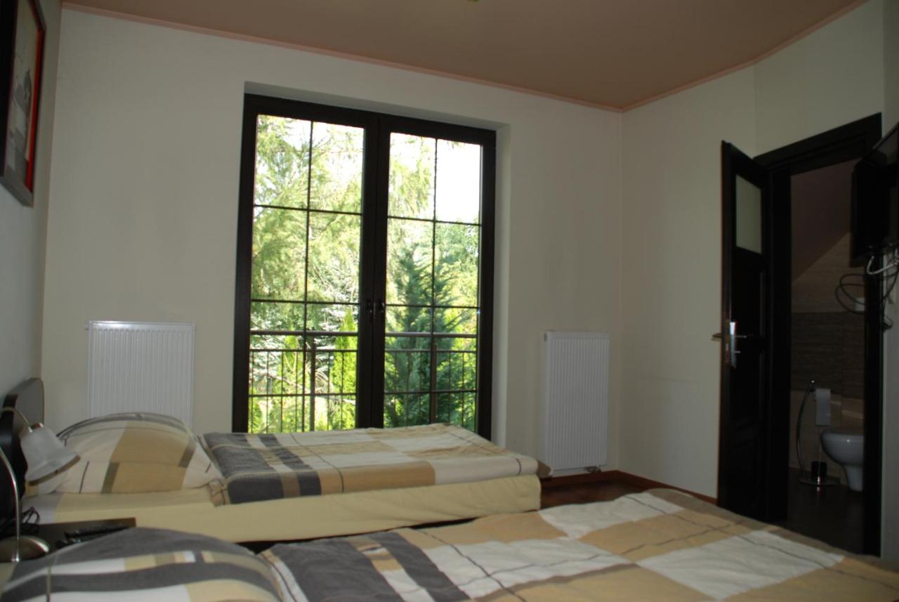 Villarenoma Nadarzyn Exterior photo